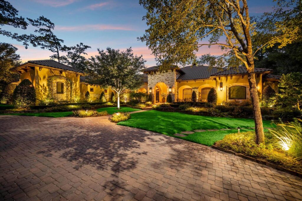 Beautiful and dramatic outdoor landscape lighting.